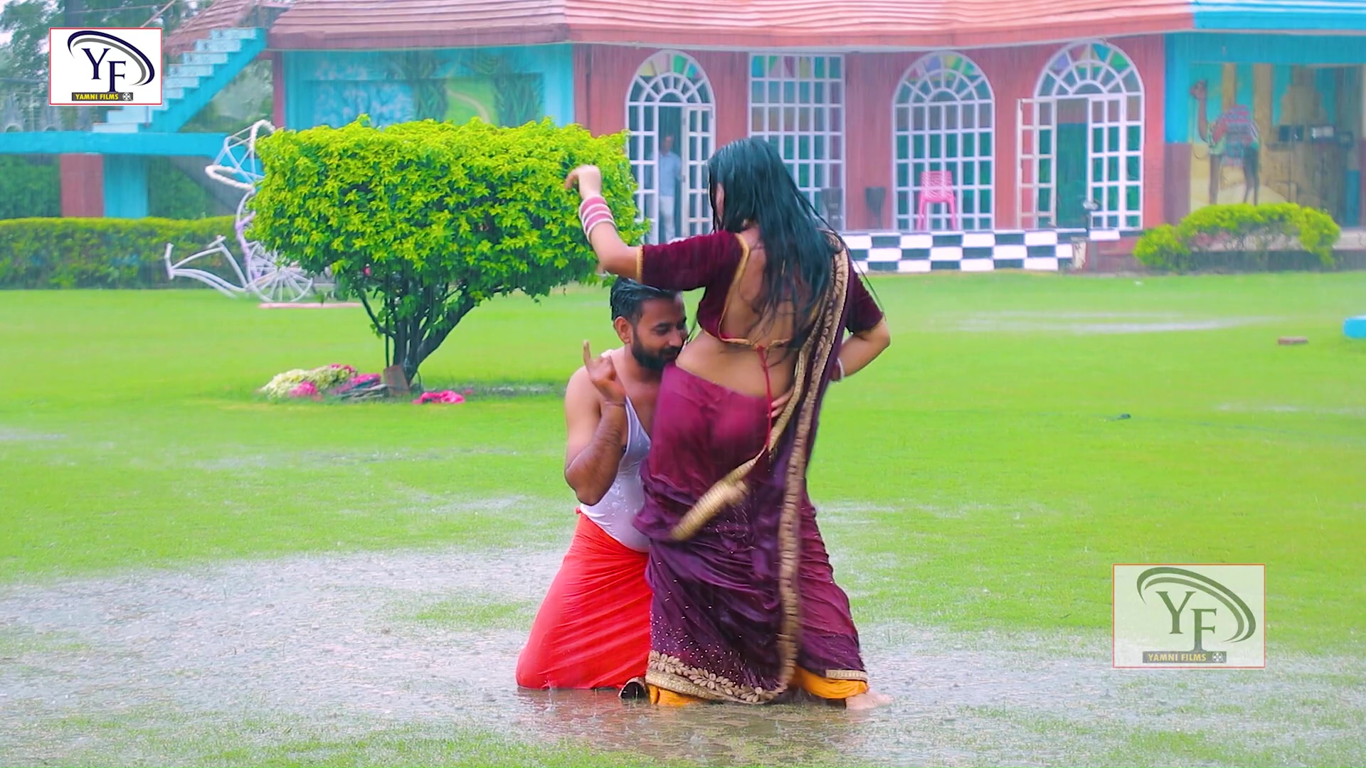 Shy Girl Boobs Pressed And Felt Sexy Ass Impression In Wet Saree Side Navel Kiss 6046